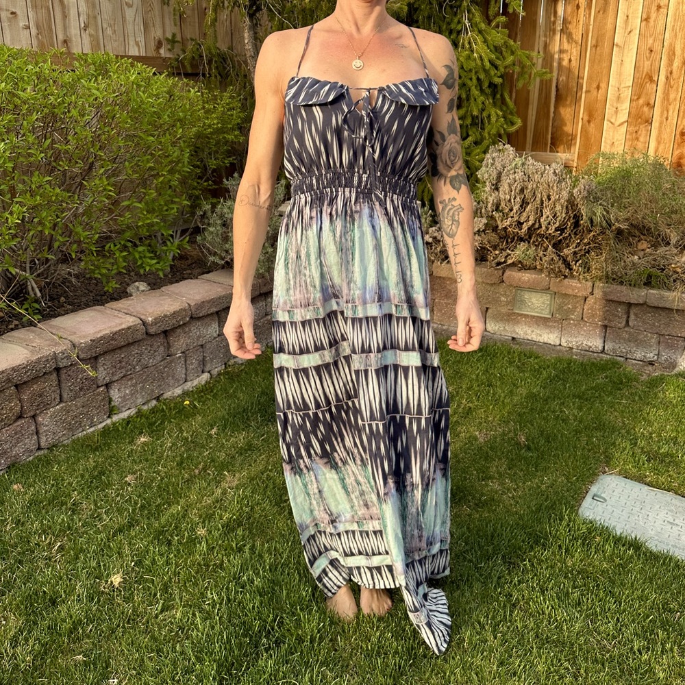 BCBG long beautiful light weight dress with tie front